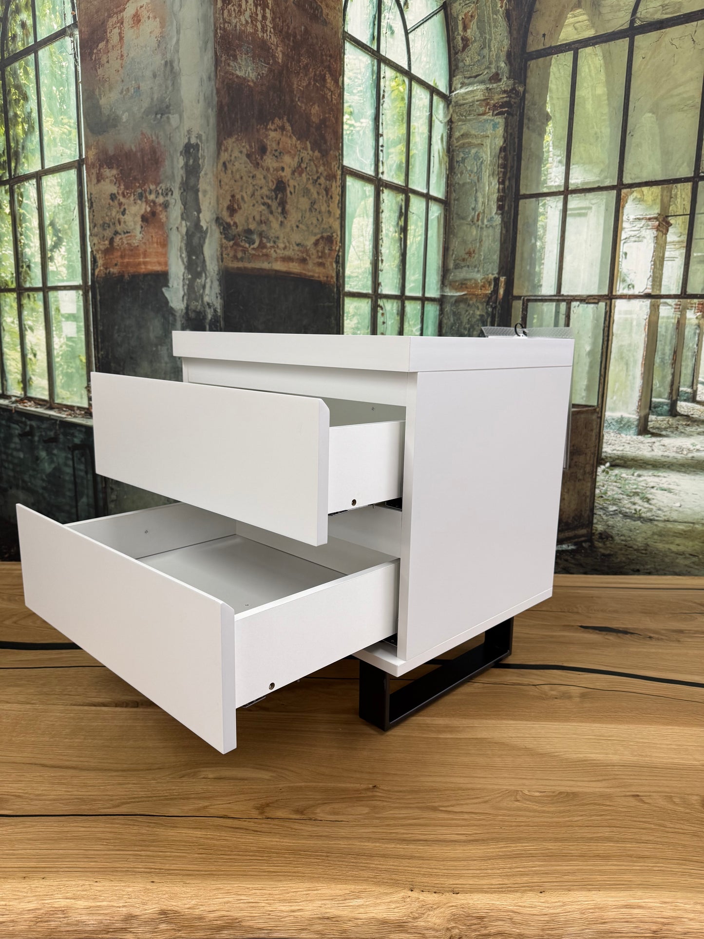 Nachttisch Nachtkommode Kommode +Griffmulde +Softclose +Metallfüße +Neu auf Lager
