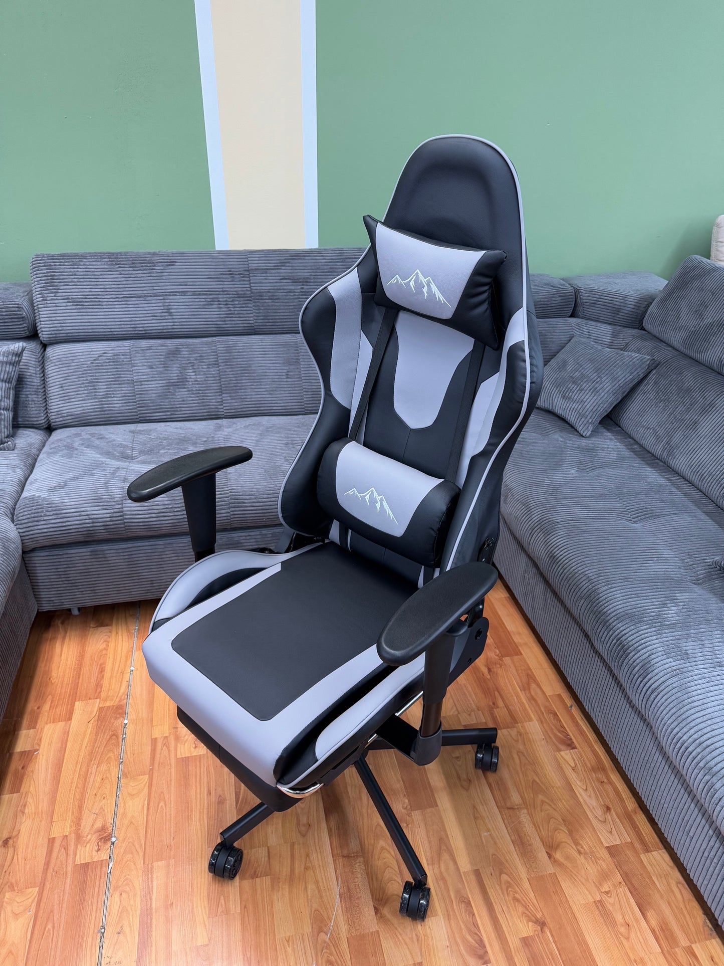 Gaming-Stuhl Bürostuhl +Kissen +Beinablage +Rückenlehnenverstellung +Neu auf Lager