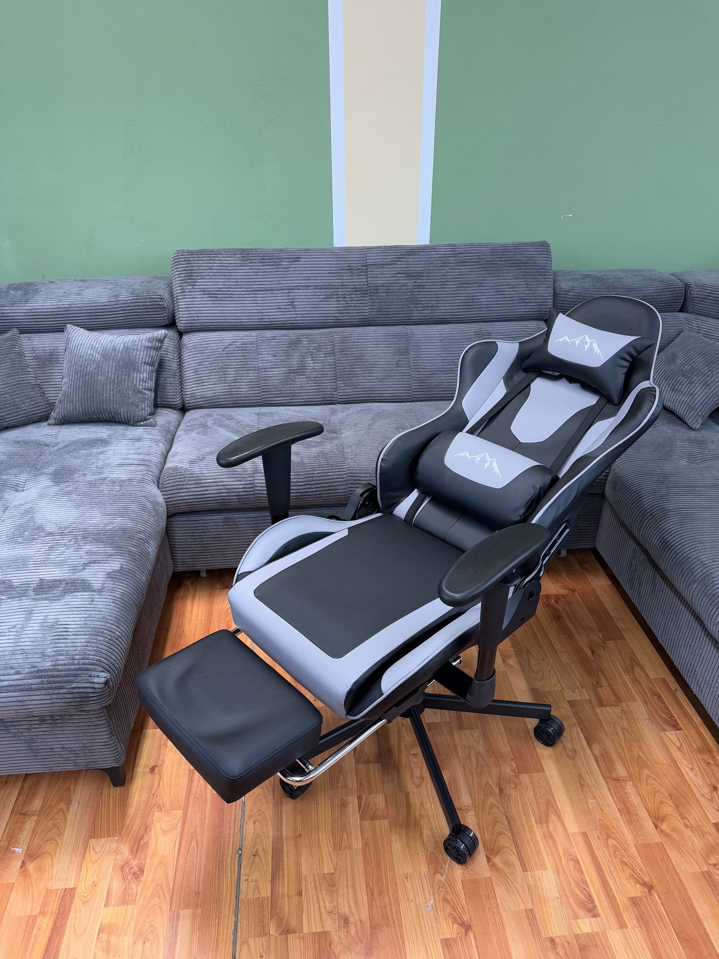 Gaming-Stuhl Bürostuhl +Kissen +Beinablage +Rückenlehnenverstellung +Neu auf Lager