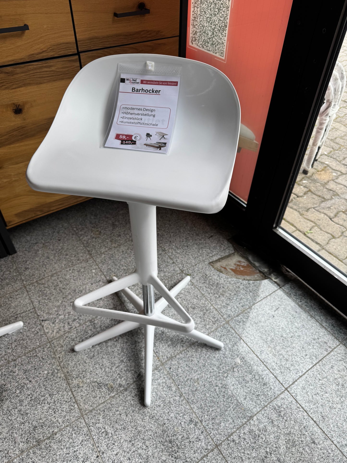 Barhocker +modernes Design +Höhenverstellung +Kunststoffschale +Einzelstück