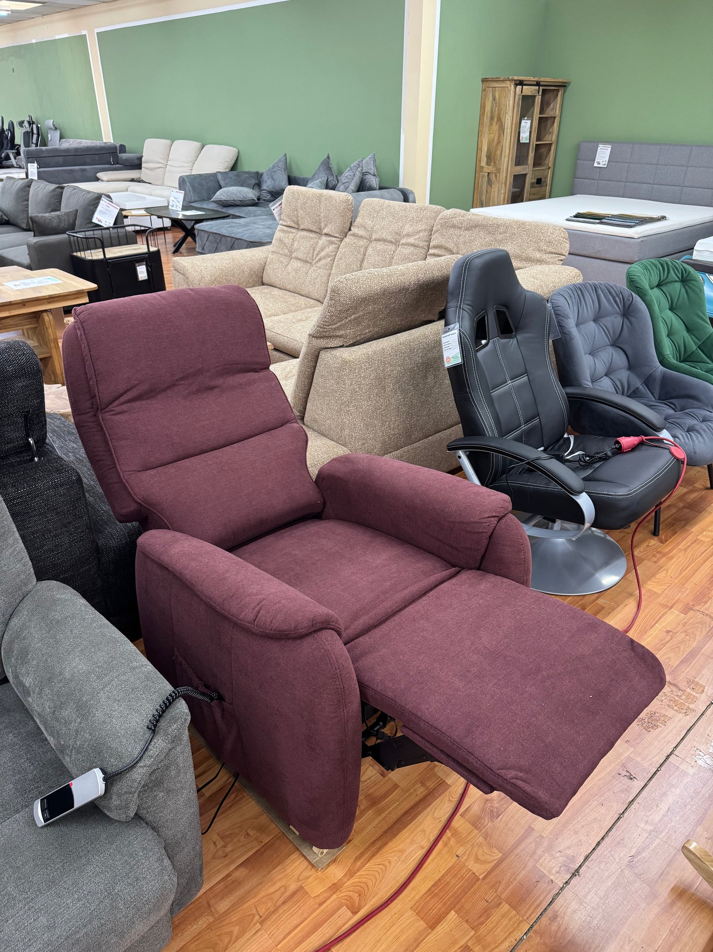 Sessel +elektr. Aufstehhilfe +elektr. Relaxfunktion