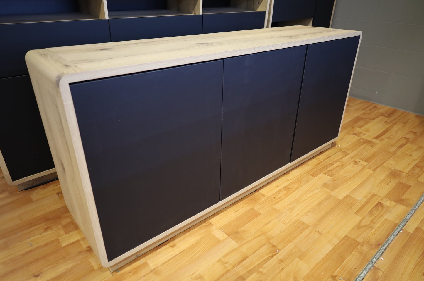 Sideboard Kommode Vitrine + EInlegebodenkante + Soft Close