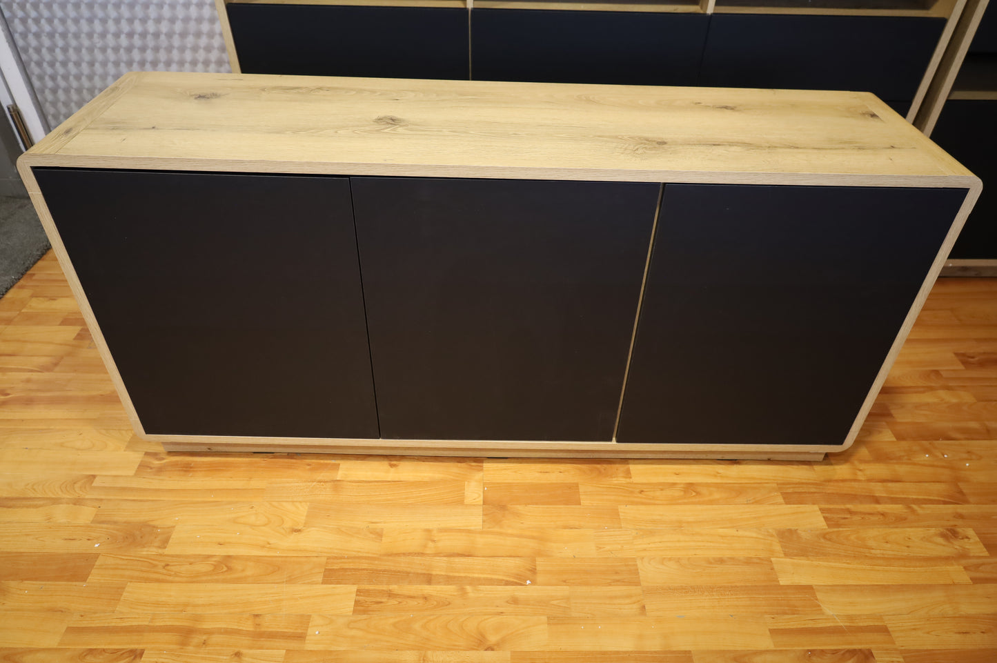 Sideboard Kommode Vitrine + EInlegebodenkante + Soft Close