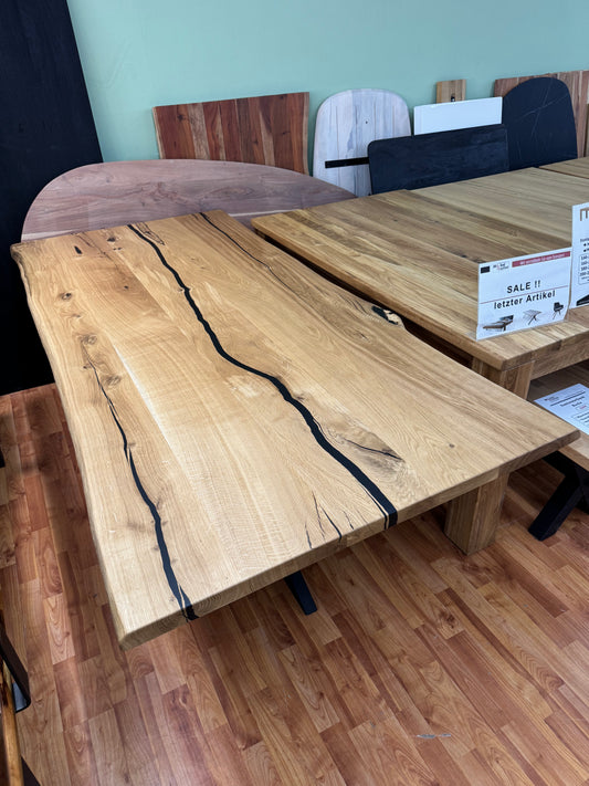 Esstisch Epoxid +Eiche +Vollmassiv +Epoxid +Spidergestell +Einzelstück