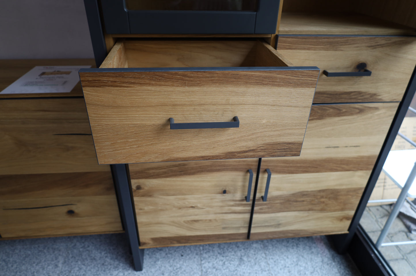 Doppelvitrine + Soft-Close + Front Furniert + großer Stauraum