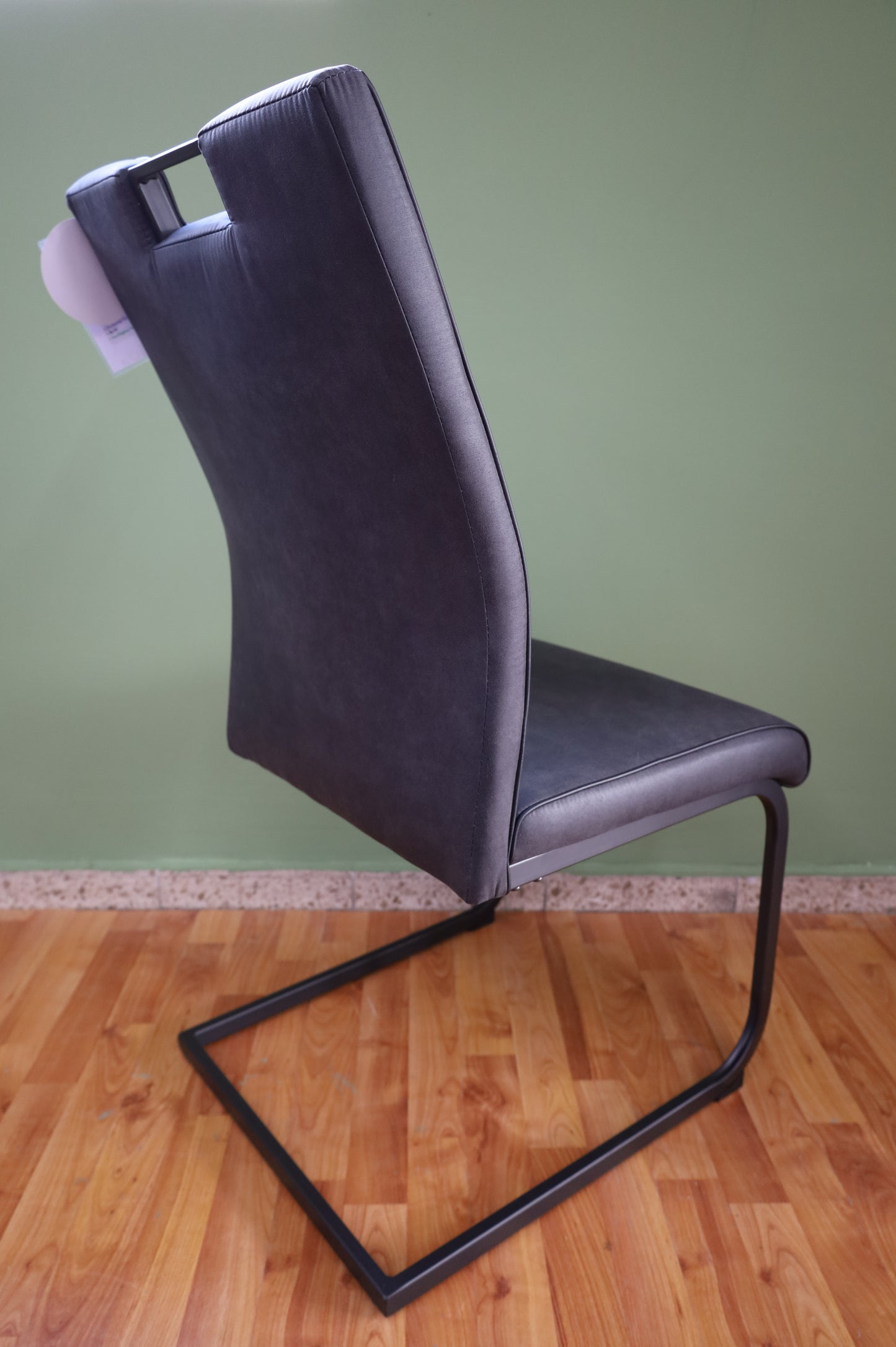 Esszimmerstuhl + Metall Gestell + modernes Aussehen