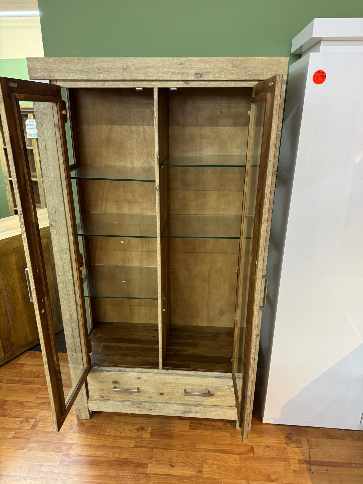 Doppelvitrine Akazie +Massivholz +Glastüren +Glasseitenwände +Schubkasten +Neu auf Lager