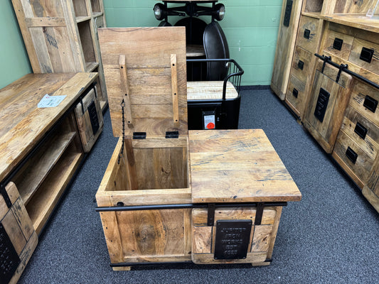 Truhe Couchtisch +Mango Massiv +Industrial Look +verschiedene Varianten