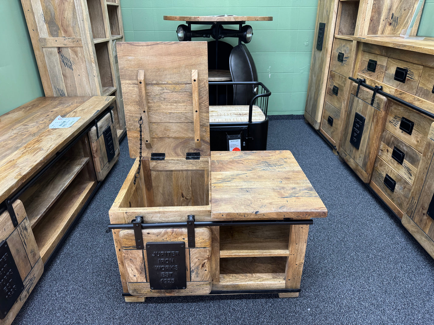 Truhe Couchtisch +Mango Massiv +Industrial Look +verschiedene Varianten