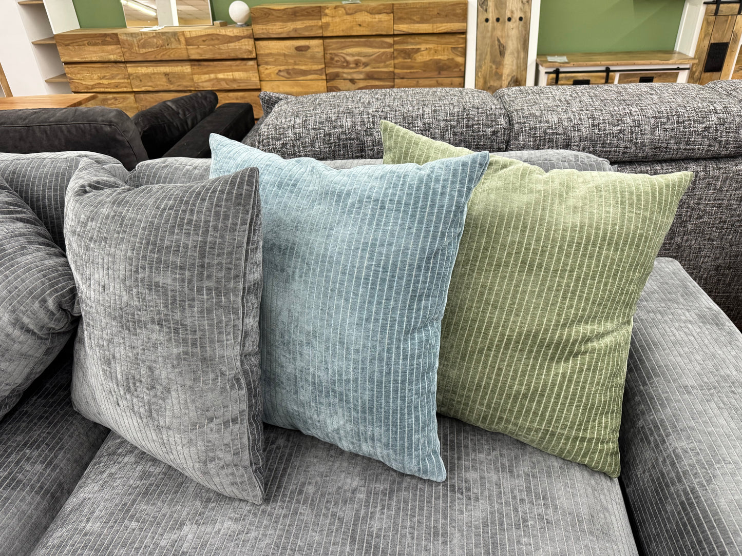 Sofa Couch Wohnlandschaft +Kissen +in 3 Farben erhältlich +Neu auf Lager