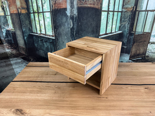 Nachttisch Kommode +Eiche +Massivholz +Ablageboden +Schubkasten +Neu auf Lager