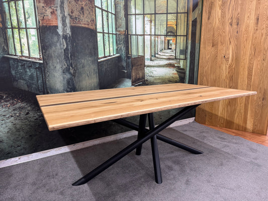 Esstisch +Eiche +Epoxidharz +Vollmassiv +echte Baumkante +verschiedene Größen +Neu auf Lager