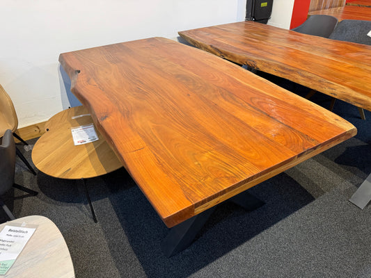 Esstisch Tisch Massivholz +vers Größen +Akazie +Metallgestell +B-Ware