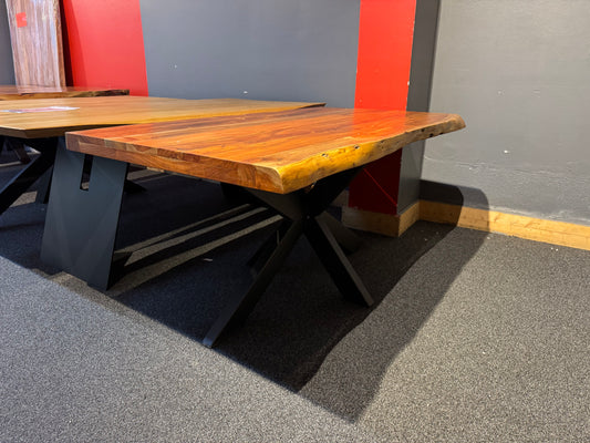 Esstisch Tisch Massivholz +vers Größen +Akazie +Metallgestell +B-Ware