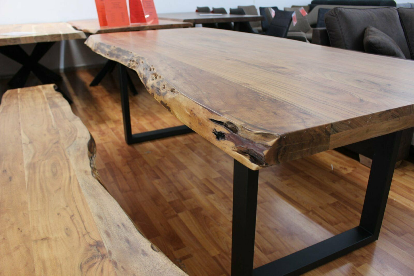 Esstisch Massivholz + Akazie + Natur Baumkante + Metall Gestell