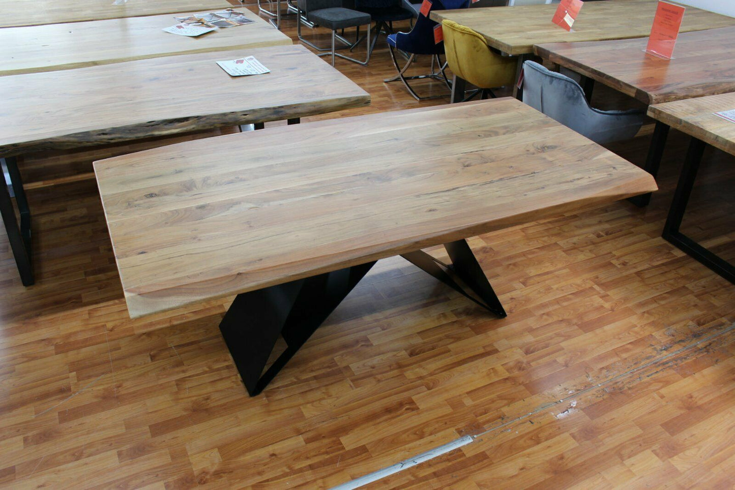 Esstisch Tisch + MASSIVHOLZ Akazie +Metall Gestell + NEU auf Lager