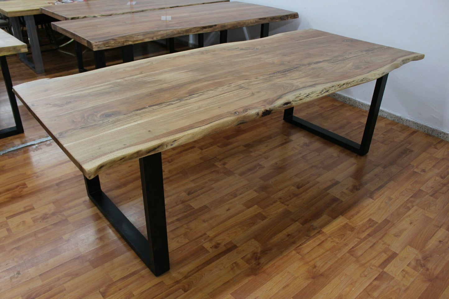 Esstisch + Massivholz Akazie + Baumkante + VOLL 4cm + Neu auf Lager 240x100cm