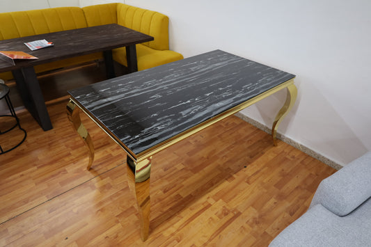 Esstisch + Neu auf Lager