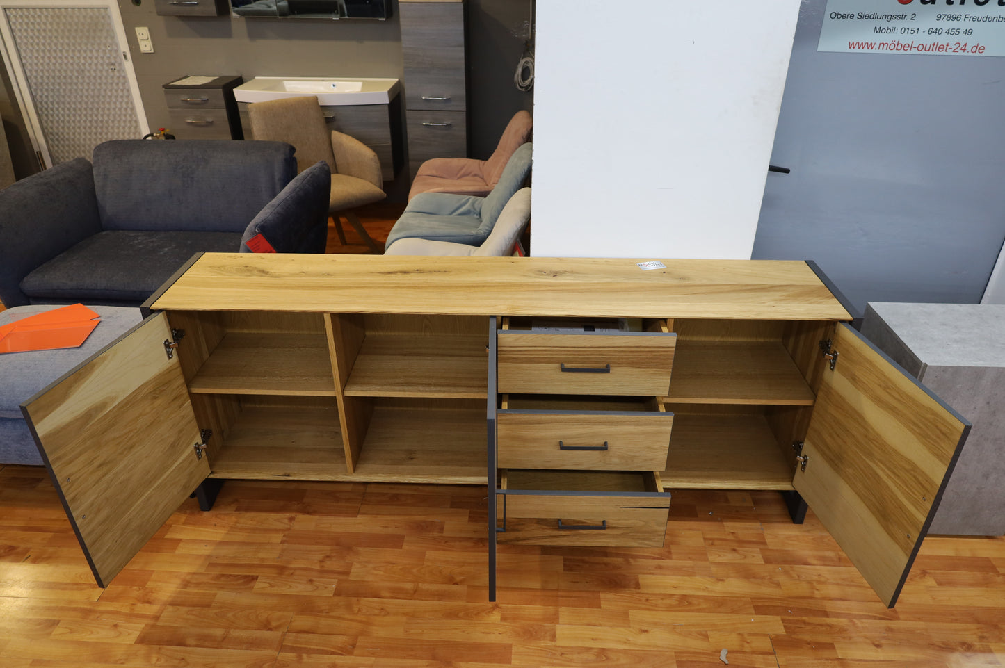 Kommode + Metall Gestell + Balkeneiche furniert +Soft Close