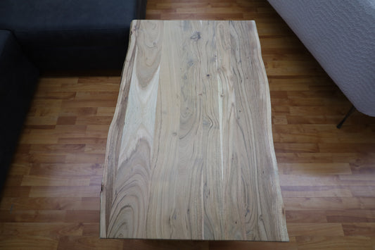 Couchtisch + Massivholz Akazie + Baumkante +Neu auf Lager