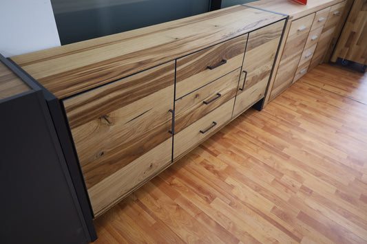 Kommode Vitrine + Balkeneiche furniert + Soft Close