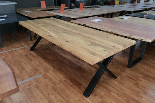 Esstisch + Eiche Massivholz + Baumkante + Verschieden Gestelle + 180 cm bis 300cm NEU auf Lager