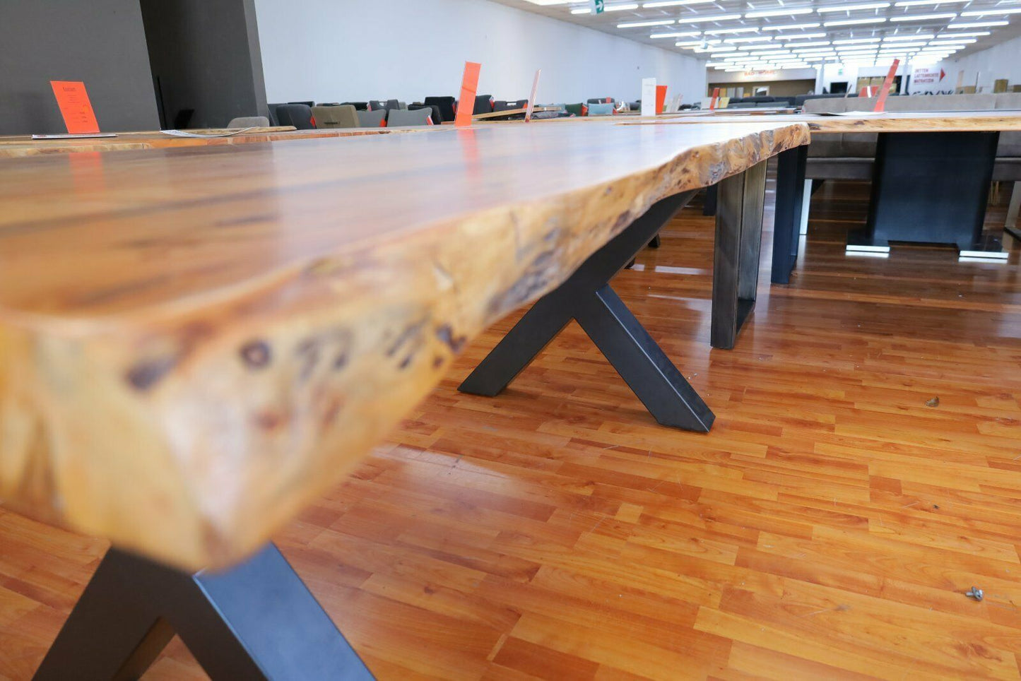 Esstisch Tisch +MASSIVHOLZ Akazie + ECHTE Baumkante + Neu auf Lager