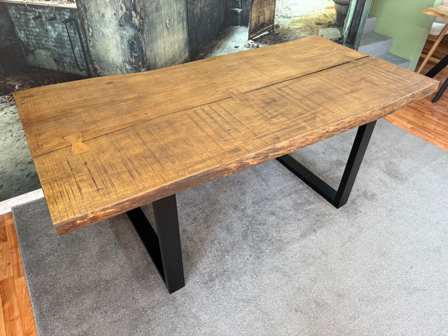 Esstisch +Vollmassiv +Echte Baumkante +Metallgestell