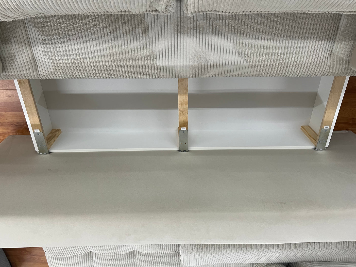 Schlafsofa Sofa + Bettfunktion + Stauraum + Cord Stoff
