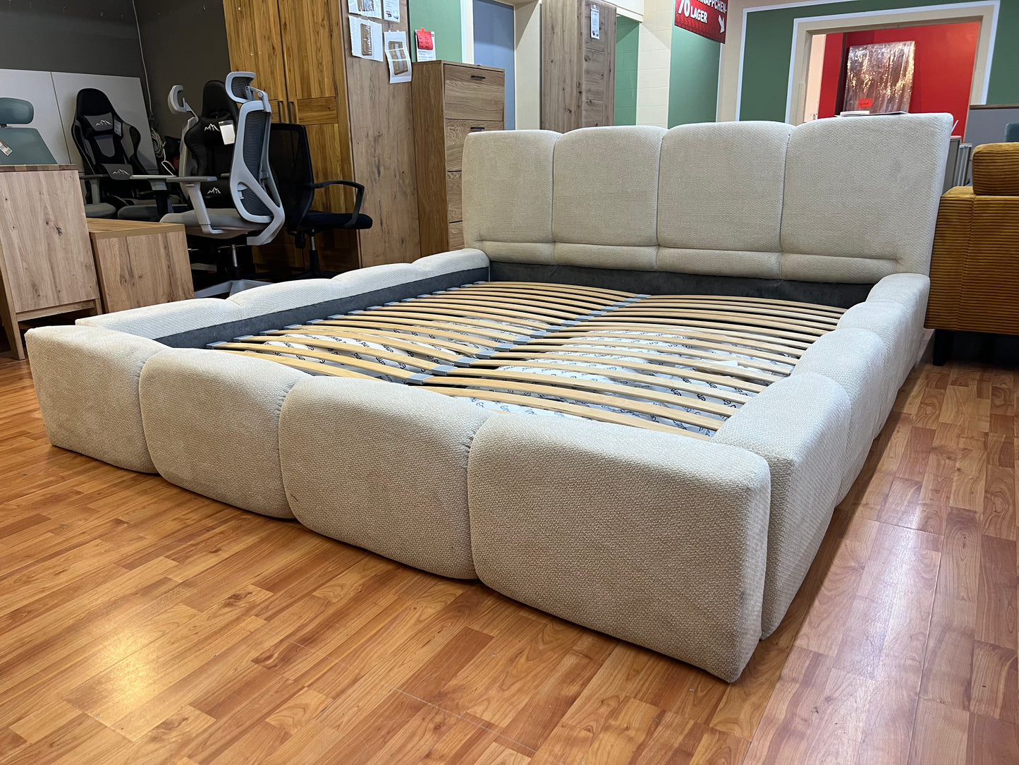 Bett Polsterbett 180x200cm + Lattenrost + Neu auf Lager