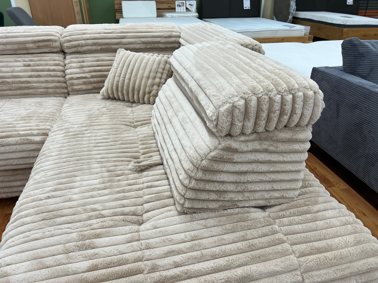 Sofa Couch + Bettfunktion  + Stauraum  + Kopfteile verstellbar  + Armlehne verstellbar  + Kissen + Sofort Abholbereit oder lieferbar