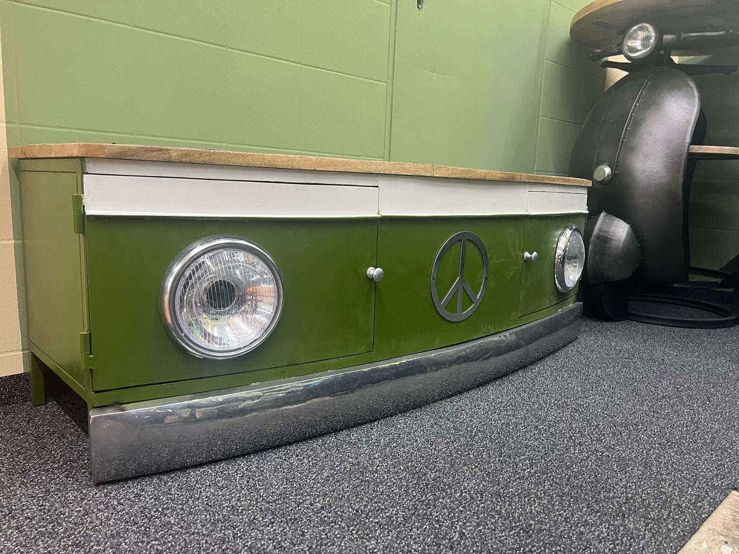 TV Unterschrank Kommode + Massivholz Ablage + BULLI - Optik