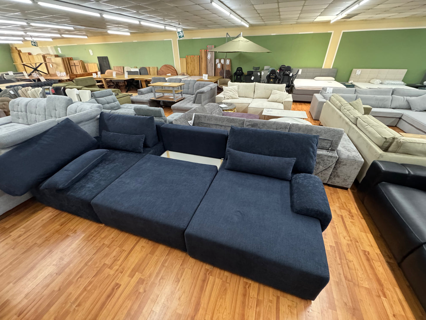 BIG Sofa Couch Wohnlandschaft +Bettfunktion +Stauraum +Kissen +Nierenkissen +abnehmbare Armlehnen