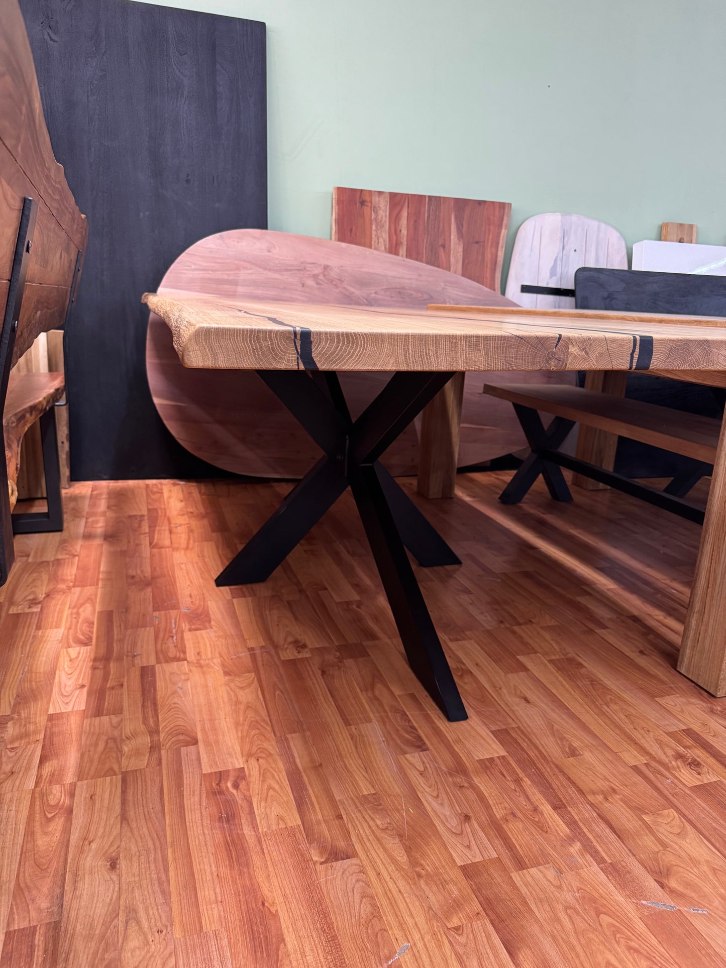 Esstisch Epoxid +Eiche +Vollmassiv +Epoxid +Spidergestell +Einzelstück
