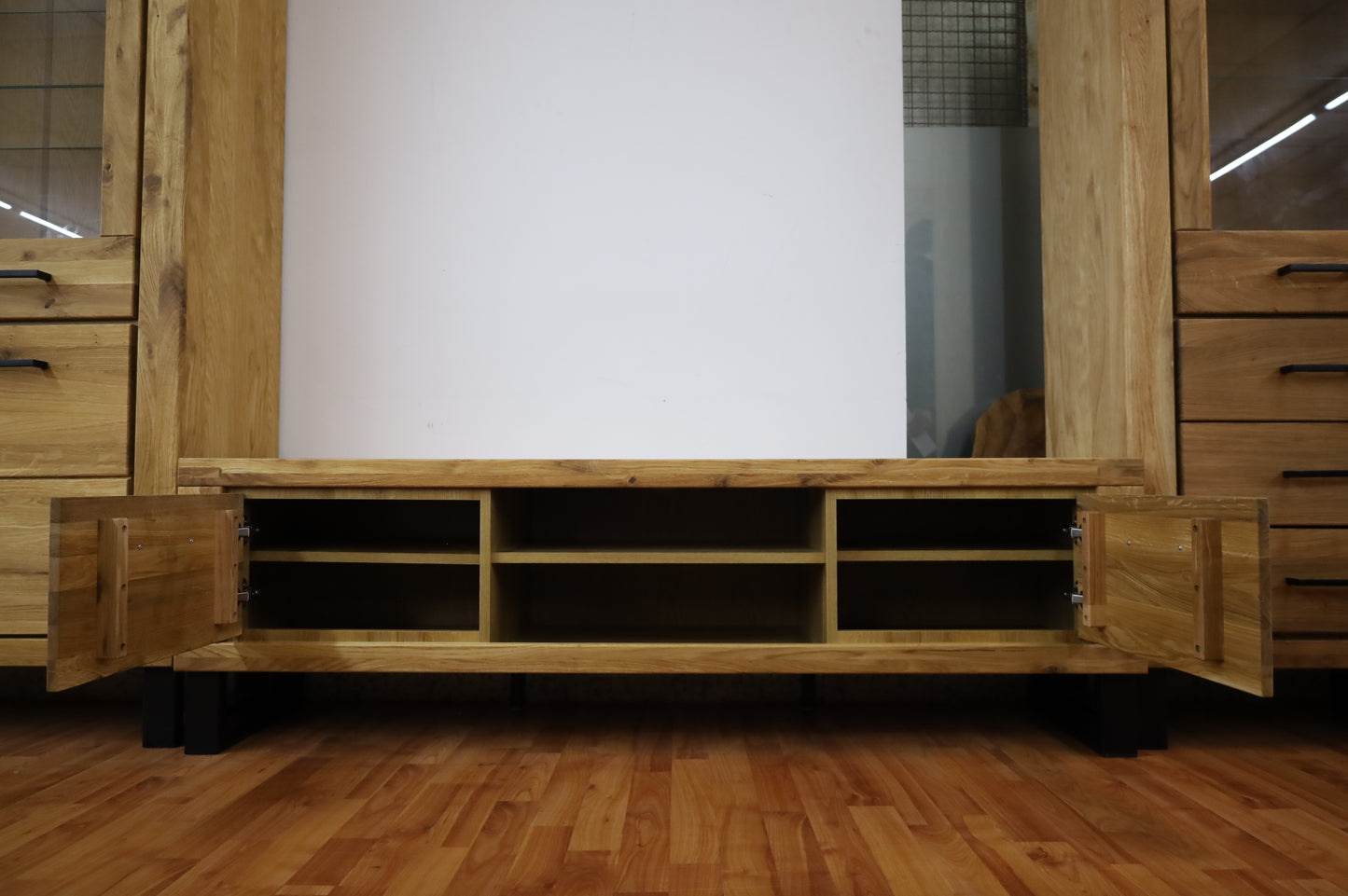 Tv-Kommode + Soft-Close + Front Massiv Holz Eiche +großer Stauraum
