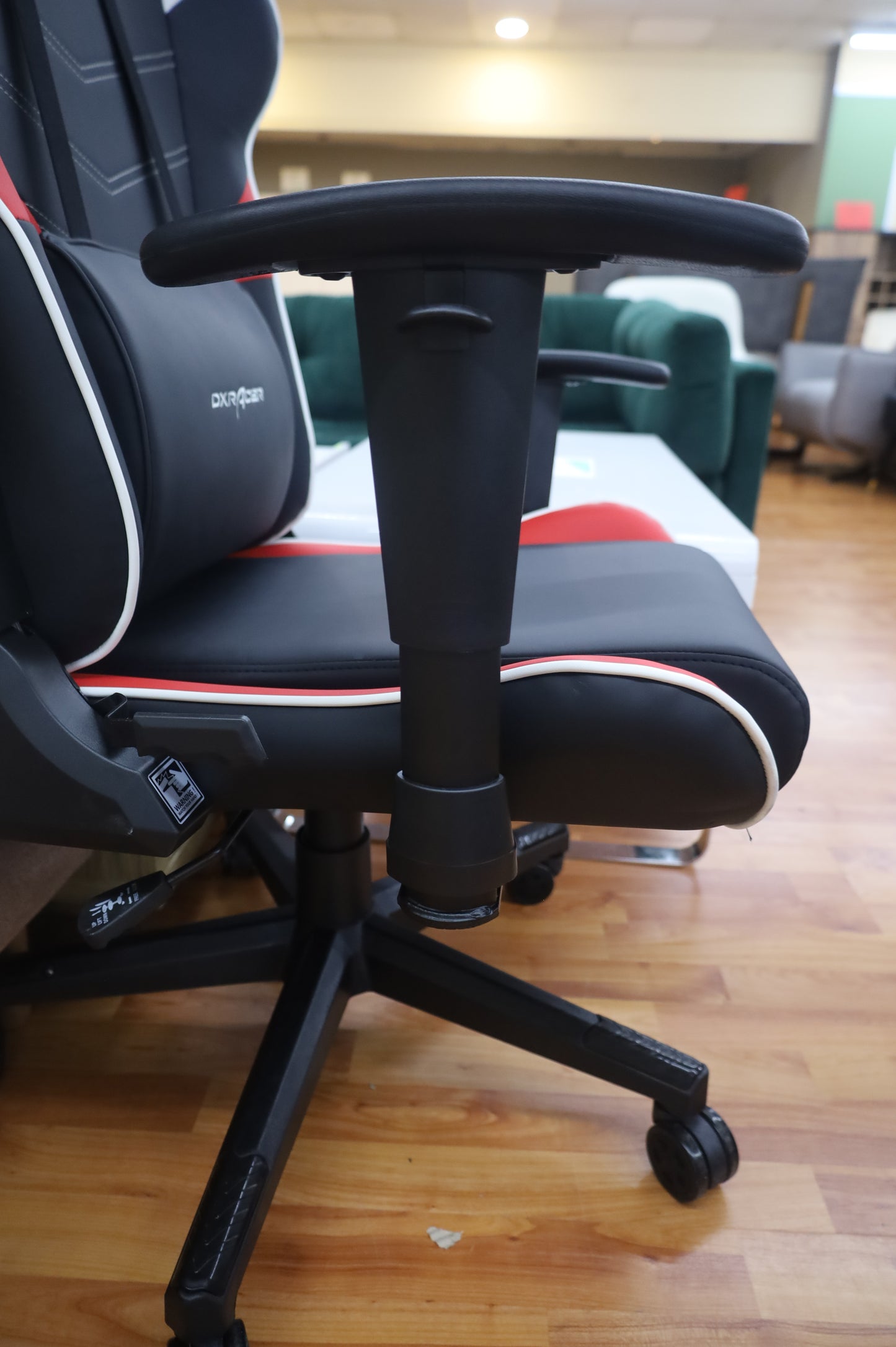 Gamingstuhl + Armlehne Verstellbar +Rücken Verstellbar + Kopfkissen + Rückenkissen