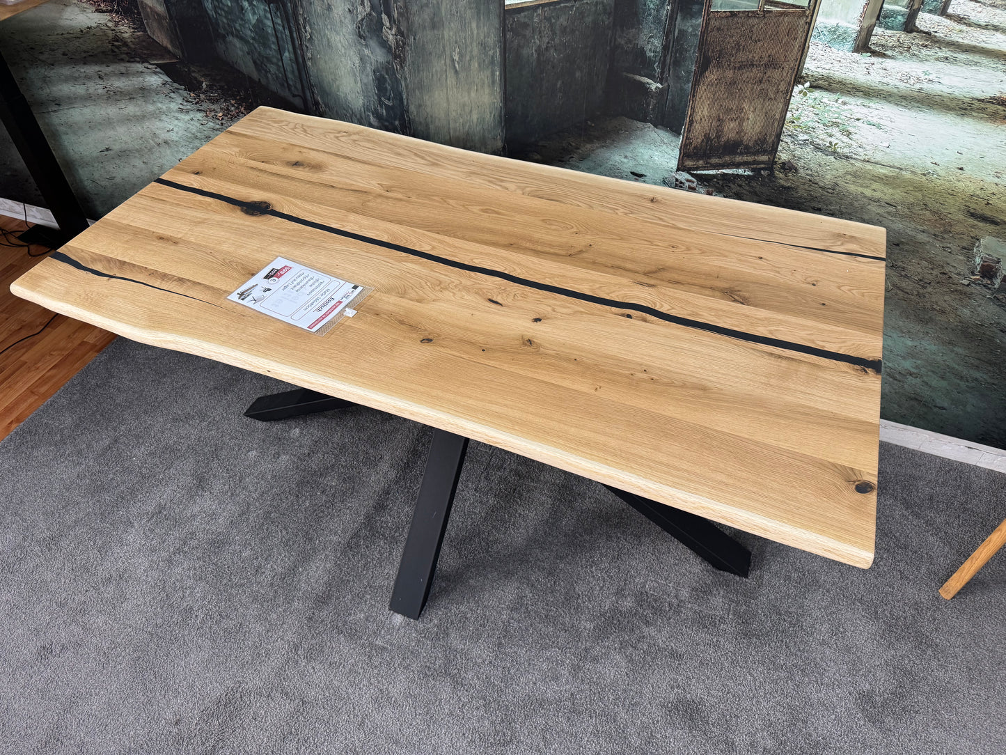 Esstisch Eiche +Epoxidharz +Vollmassiv +Baumkante +Neu auf Lager