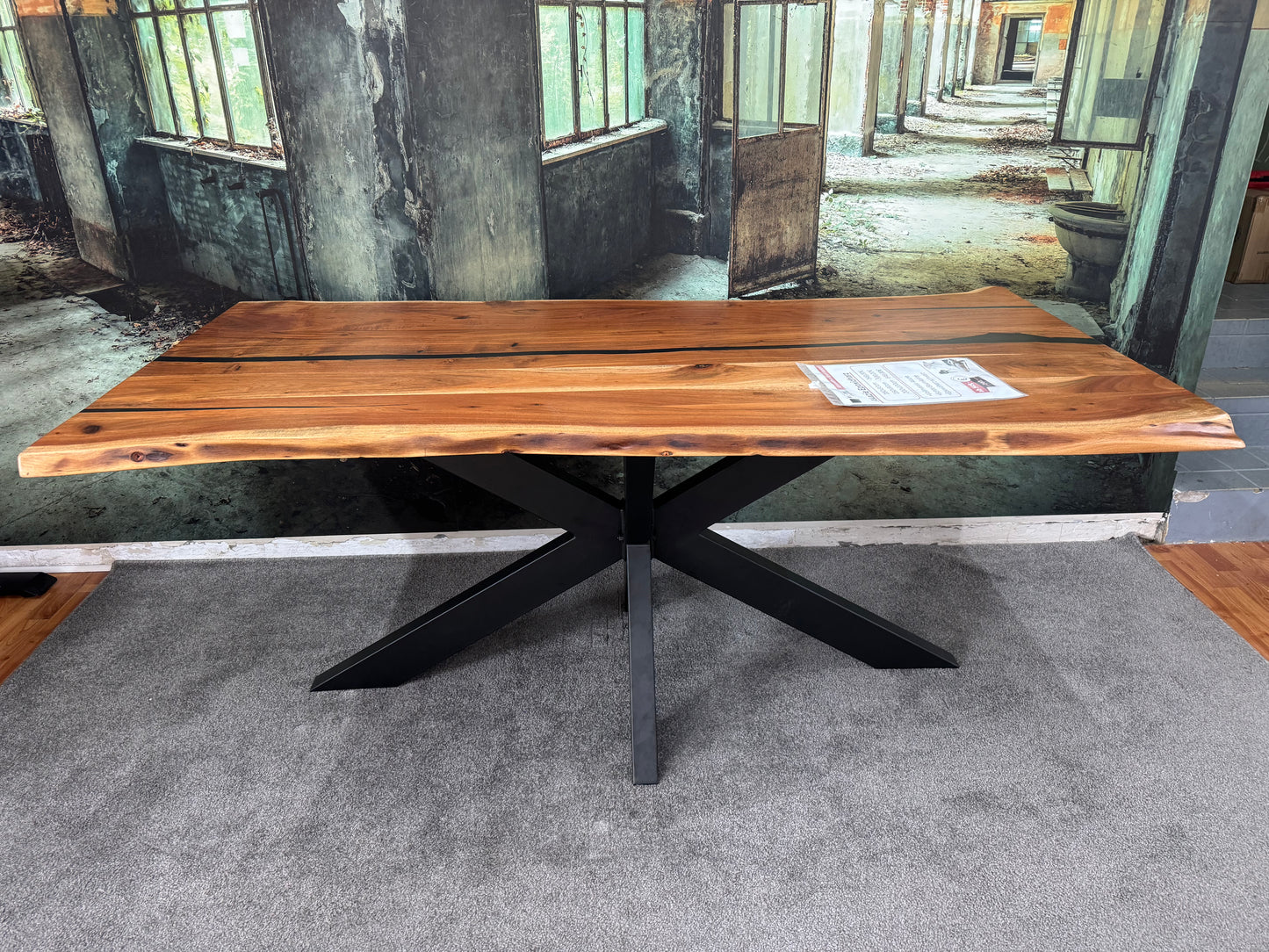 Esstisch Akazie +Epoxidharz +Spidergestell +Echte Baumkante