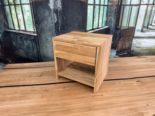 Nachttisch Kommode +Eiche +Massivholz +Ablageboden +Schubkasten +Neu auf Lager