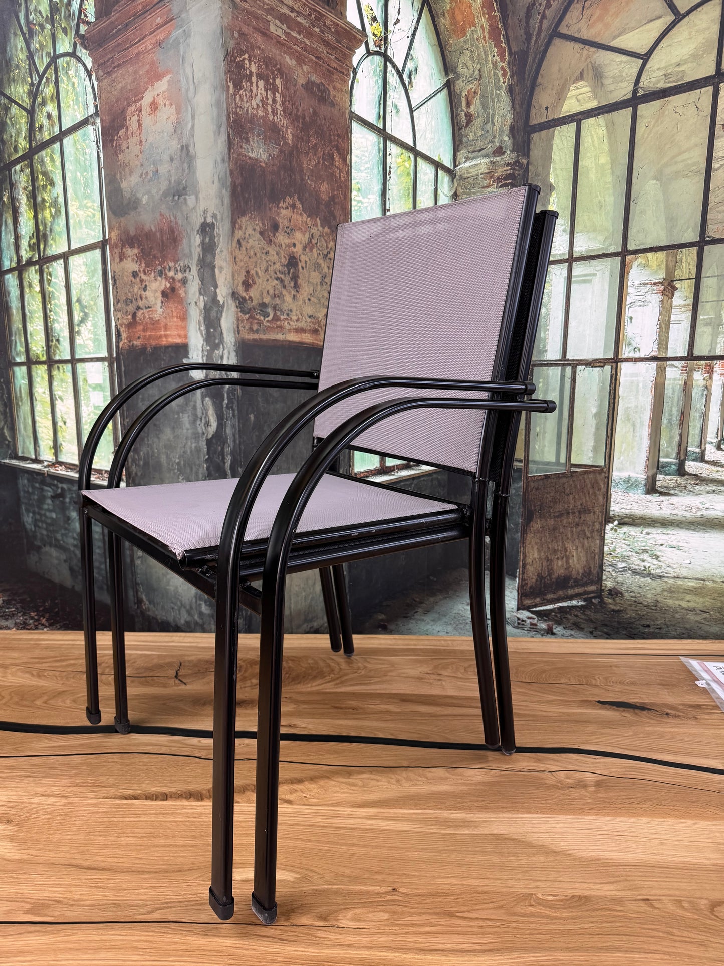 Stuhl Stapelstuhl +Metallgestell +zwei Farben erhältlich +Neu auf Lager