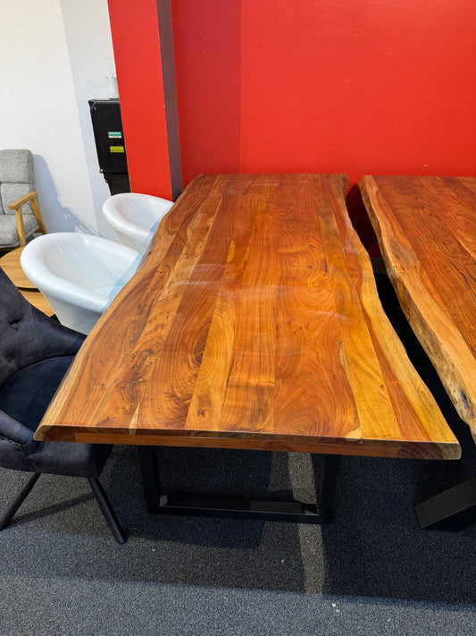 Esstisch Akazie +Massivholz +Metallgestell +B-Ware