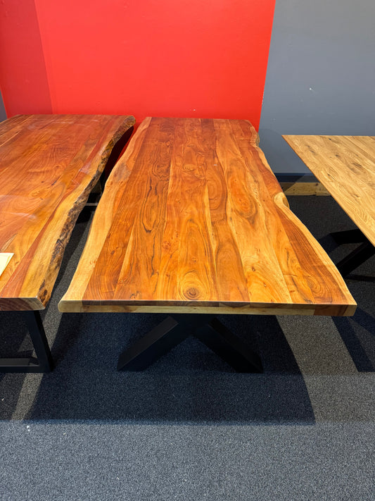 Esstisch Akazie +Massivholz +Metallgestell +B-Ware