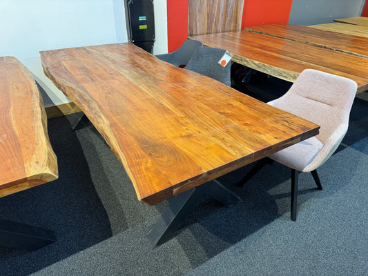 Esstisch Tisch Massivholz +vers Größen +Akazie +Metallgestell +B-Ware