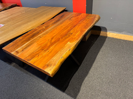 Esstisch Tisch Massivholz +vers Größen +Akazie +Metallgestell +B-Ware