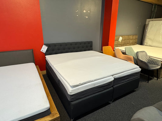 Boxspringbett +Chester +180x200cm +2xEmma Matratze 25cm +Topper +Einzelstück
