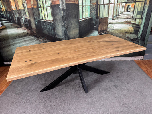 Esszimmertisch Esstisch Tisch +Vollmassiv Eiche  +echte Baumkante  +Spidergestell  +verschiedene Größen  +echte oder Schweizer Kante&nbsp;  +Neu auf Lager