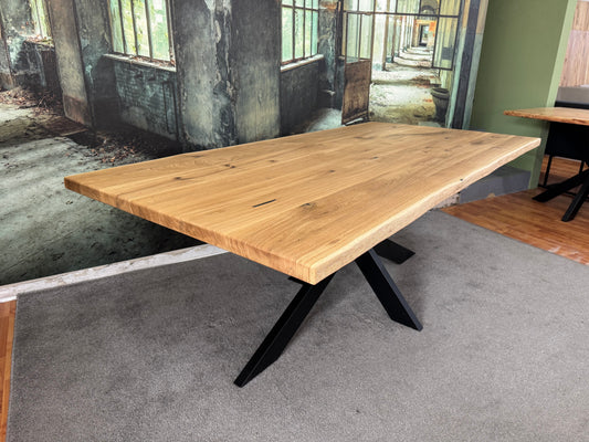 Esszimmertisch Esstisch Tisch +Vollmassiv Eiche  +echte Baumkante  +Spidergestell  +verschiedene Größen  +echte oder Schweizer Kante&nbsp;  +Neu auf Lager