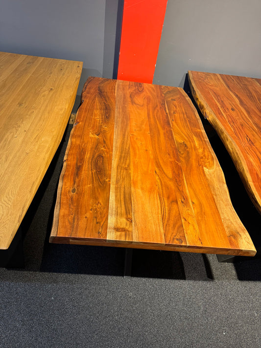 Esstisch Tisch Esszimmertisch +Akazie +Metallfüße +B-Ware +vers. Größen