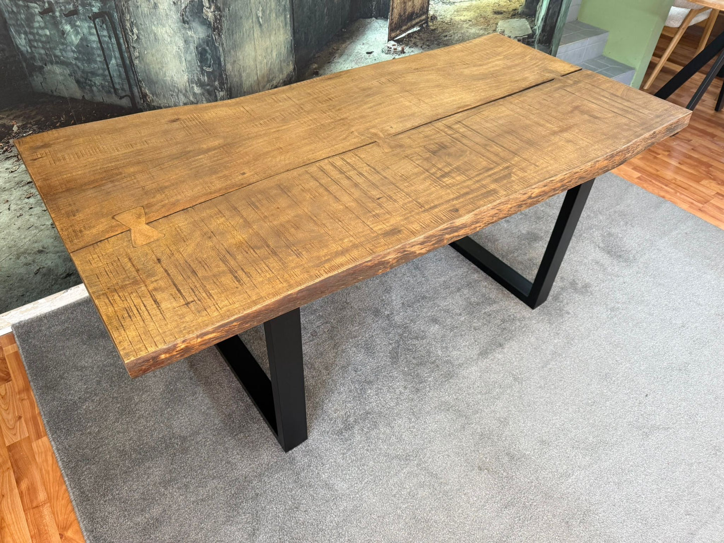 Esstisch +Vollmassiv +Echte Baumkante +Metallgestell