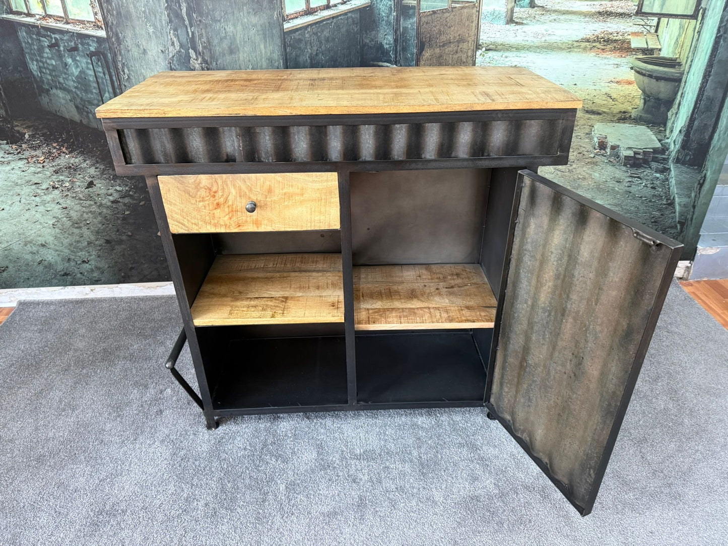 Theke +Metallgestell +Massivholzplatte +Einzelstück